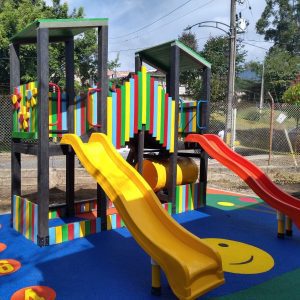 Parque Infantil en Plástico Reciclado - Caño Cristales