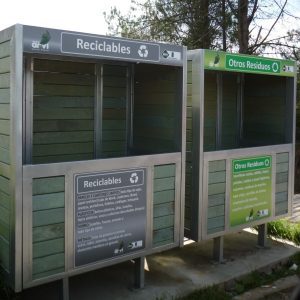 Punto Ecológico en Plástico Reciclado - La Pradera