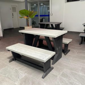 Mesa Picnic en Plástico Reciclado – Pradera